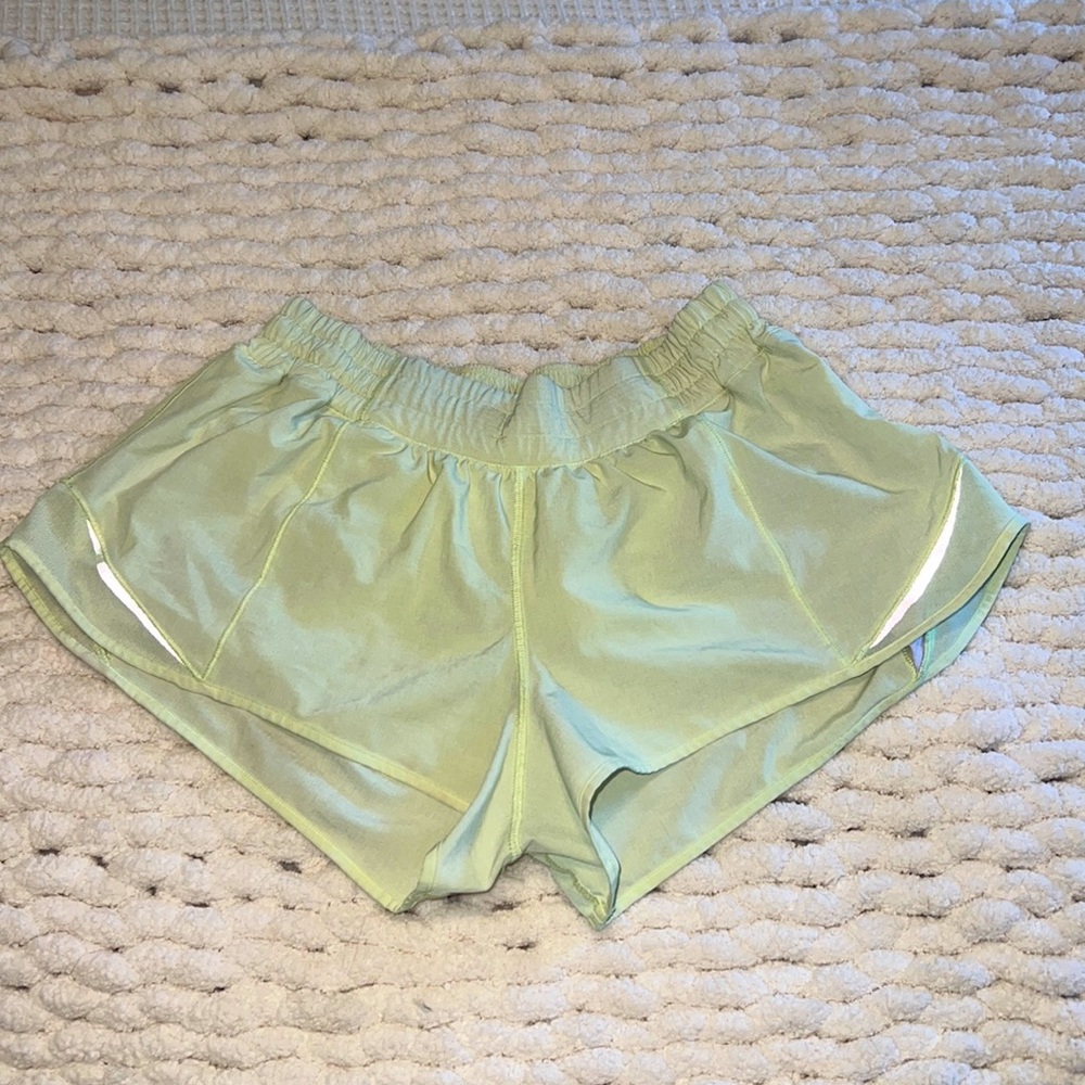 Lululemon hotty hot shorts 💛